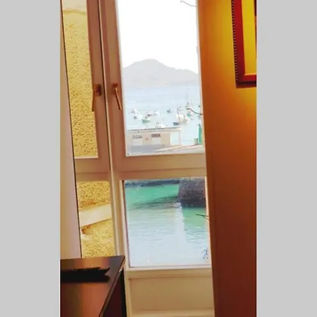 아파트 Coqueto Apartamento Con Vistas Al Mar Y Puerto De 카스트로우르디알레스
