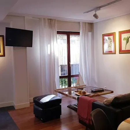 Coqueto Apartamento Con Vistas Al Mar Y Puerto De 카스트로우르디알레스